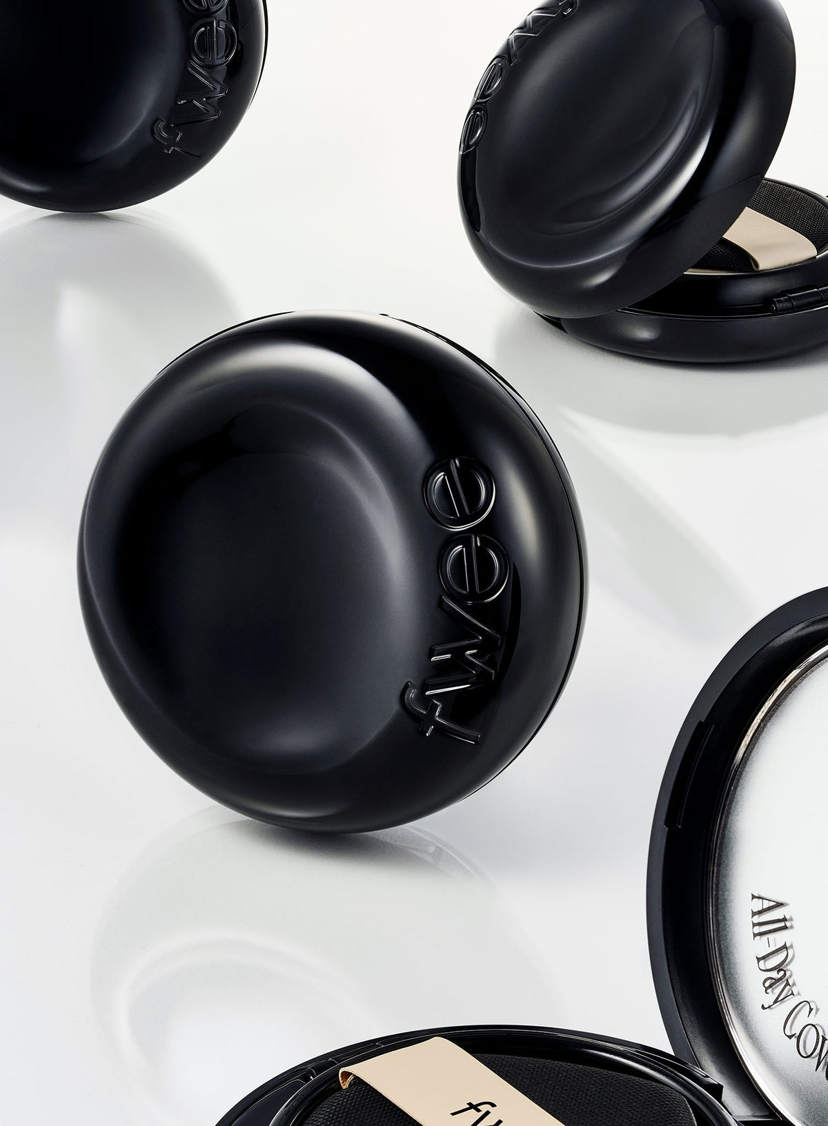 fwee All-Day Cover Black Cushion