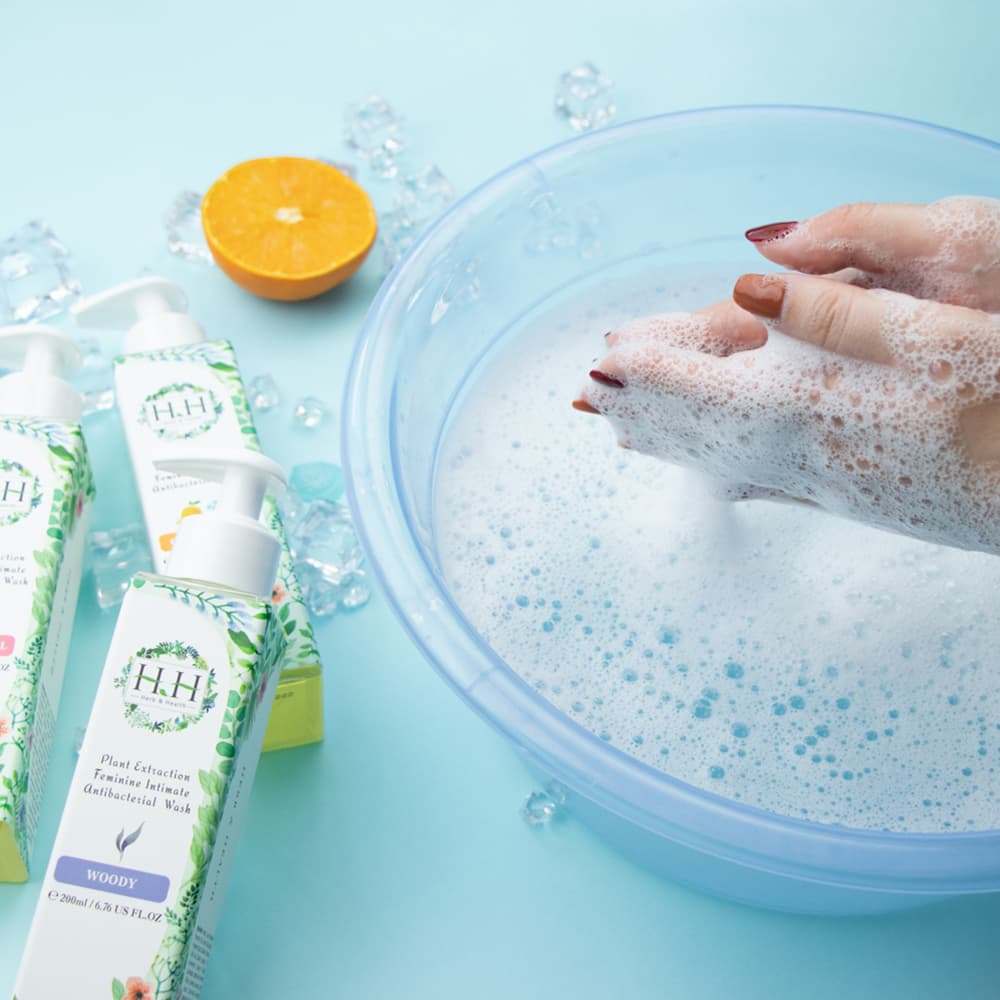 HH Plant-Derived Intimate Antibacterial Cleanser 200ml